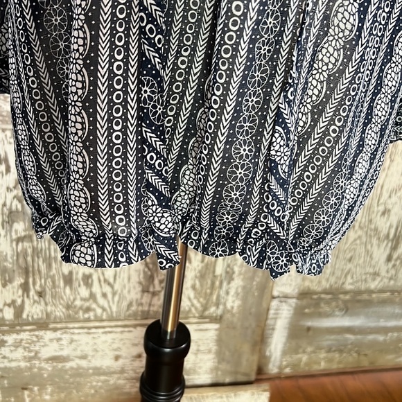 BANANA REPUBLIC FACTORY SHEER TOP, sz L OVERSIZED, LIGHTWEIGHT CAREER DRESSY - Picture 4 of 9